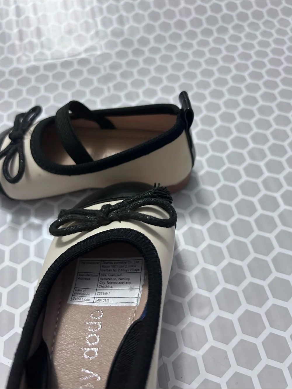 Girls Cream & Black Bow Mary Jane Dress Shoes Slip On Size 5.5